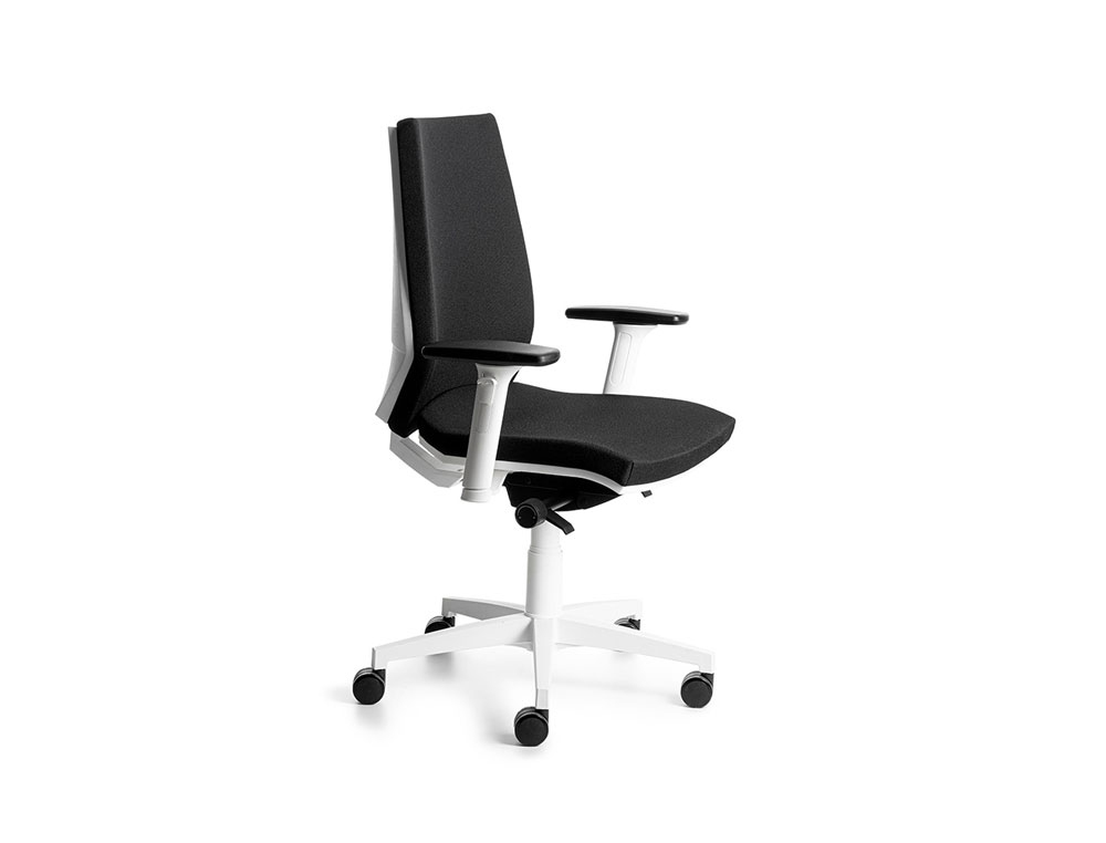 SILLA ROCADA DIRECCION CON BRAZOS REGULABLES BASE POLIMERO MECANISMO SINCRO CARCASA BLANCA TELA NEGRO